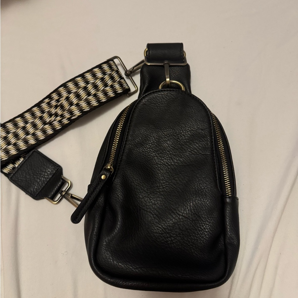 Black Leather Anthropologie Urban Originals Liberty Sling Bag